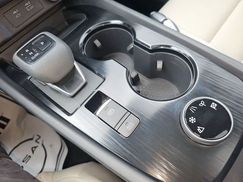 Used 2022 Nissan Rogue SV w/ SV Premium Package image 38