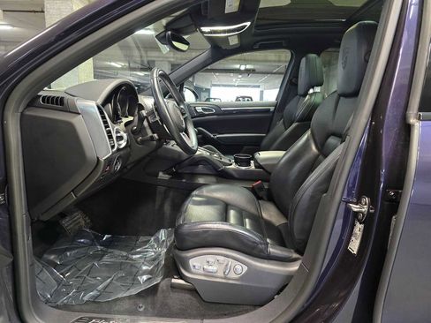 Used 2017 Porsche Cayenne image 23