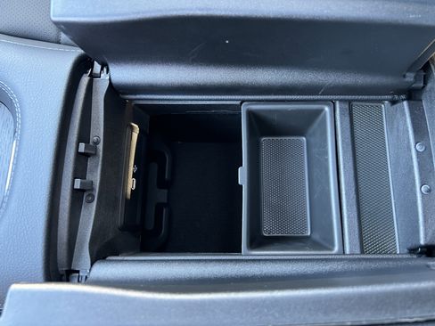 Used 2025 Mercedes-Benz GLE 350 4MATIC image 25