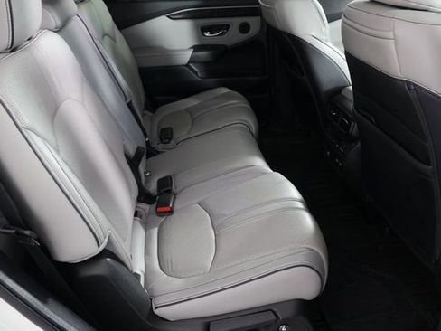 Used 2023 Honda Pilot Elite image 25