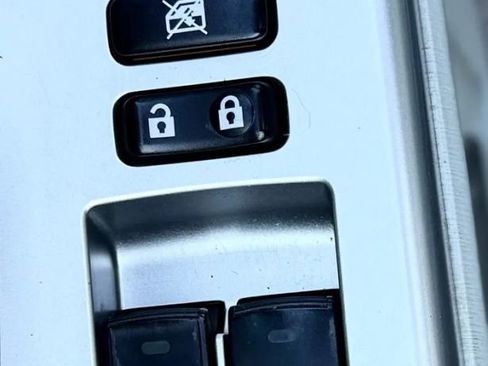 Used 2013 Toyota Prius V Five image 14