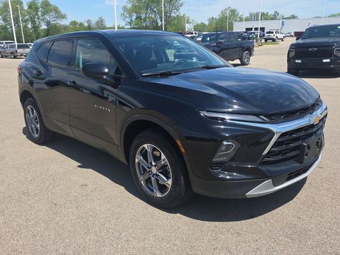 Used 2025 Chevrolet Blazer LT AWD/4WD image 8
