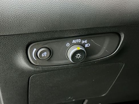 Used 2025 Buick Encore GX Preferred AWD/4WD image 17