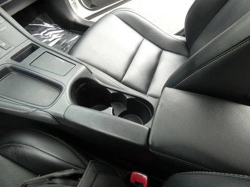 Used 2015 Lexus CT 200h image 75