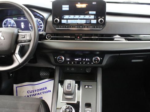 Used 2024 Mitsubishi Outlander SEL AWD/4WD image 21