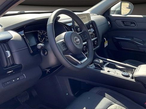 New 2025 Nissan Pathfinder SV w/ Black Appearance Package image 7