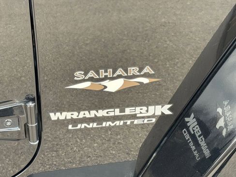 Used 2018 Jeep Wrangler Unlimited Sahara image 8