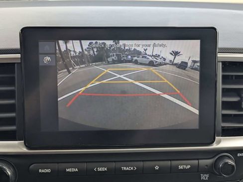 Used 2025 Hyundai Venue SEL image 22