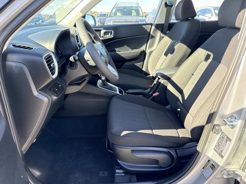 New 2026 Hyundai Venue SE image 9