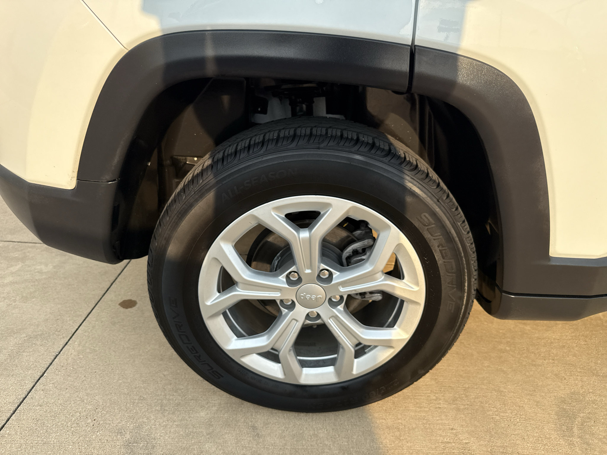 Used 2024 Jeep Compass Latitude AWD/4WD image 11