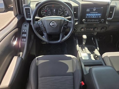 Used 2023 Nissan Frontier SV w/ Tow Package AWD/4WD image 12