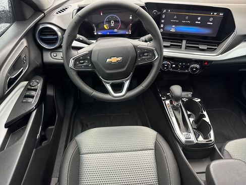 New 2026 Chevrolet Trax LT w/ LT Convenience Package FWD image 13