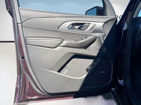 Used 2021 Chevrolet Traverse Premier image 23