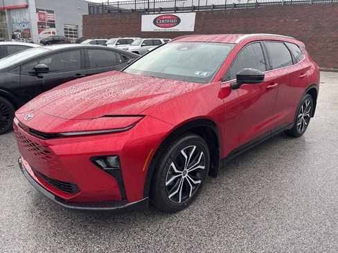 New 2025 Toyota Crown Signia w/ Tow-Hitch Package (TMS) image 5