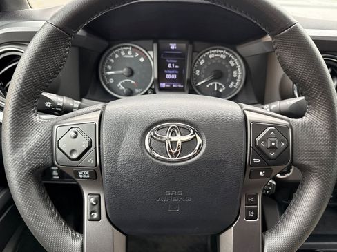 Used 2019 Toyota Tacoma TRD Sport image 21
