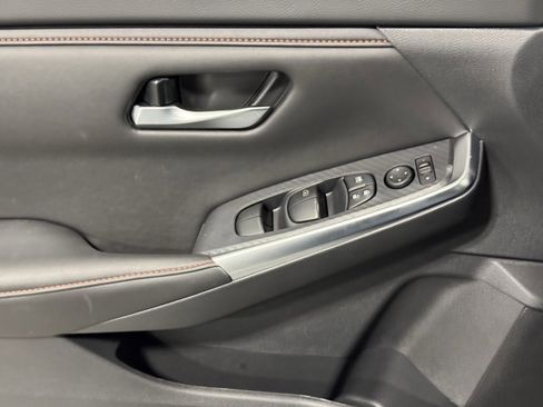 New 2025 Nissan Sentra SR image 22