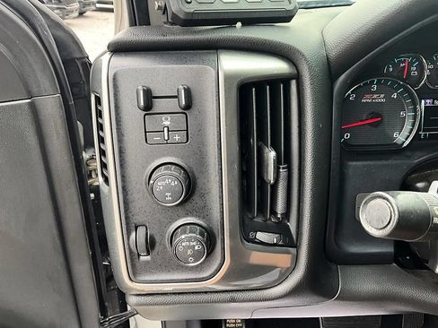 Used 2018 Chevrolet Silverado 1500 LT w/ All Star Edition AWD/4WD image 18