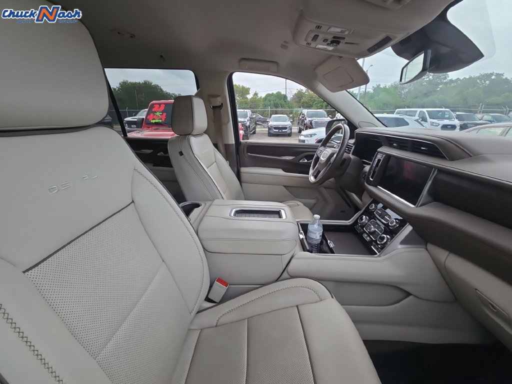 Used 2023 GMC Yukon Denali RWD image 9
