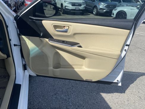 Used 2017 Toyota Camry LE FWD image 22