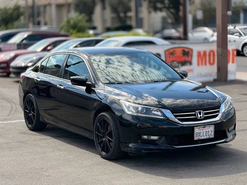 Used 2014 Honda Accord Sport image 2