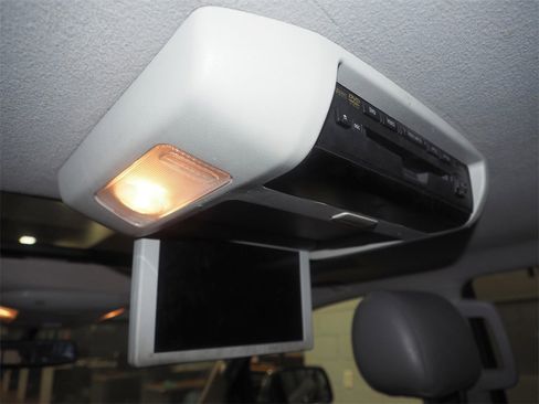 Used 2010 Toyota Sequoia Platinum image 13