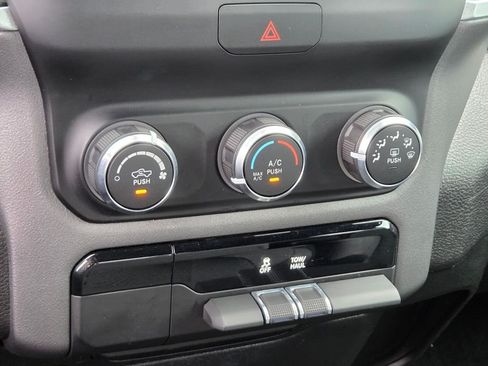 Used 2022 RAM 1500 Big Horn RWD image 28