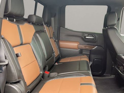 Used 2019 Chevrolet Silverado 1500 High Country w/ Technology Package image 17