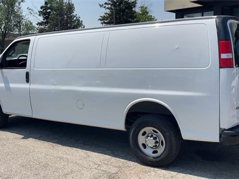 Used 2022 Chevrolet Express 2500 Extended w/ Driver Convenience Package image 4