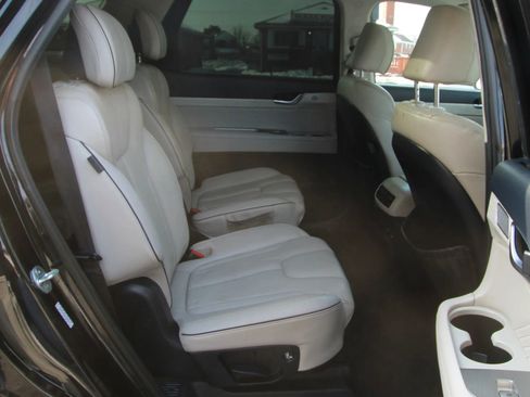 Used 2023 Hyundai Palisade Calligraphy image 12