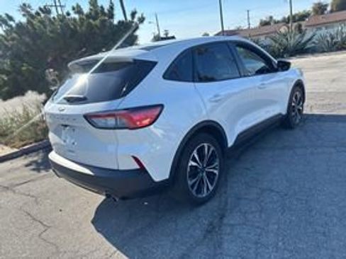 Used 2022 Ford Escape SE w/ SE Sport Appearance Package FWD image 5