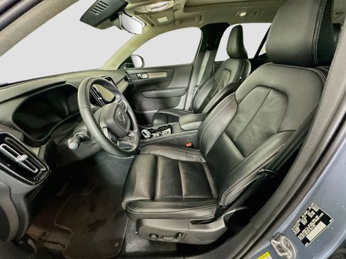 Used 2023 Volvo XC40 B5 Plus w/ Climate Package AWD/4WD image 13