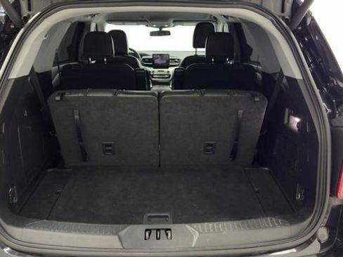 Used 2022 Ford Explorer XLT w/ Equipment Group 202A RWD image 30