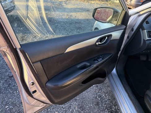 Used 2017 Nissan Sentra S FWD image 17