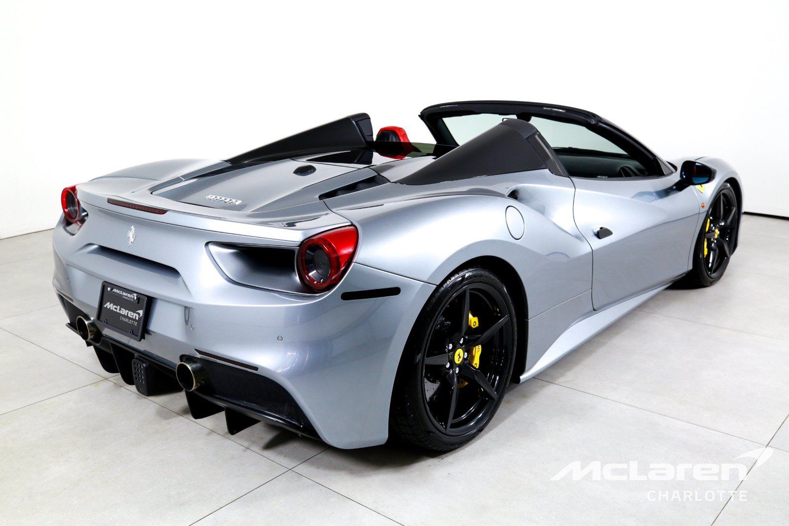 Used 2019 Ferrari 488 Spider RWD image 9