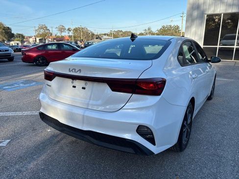 Used 2023 Kia Forte LXS image 9