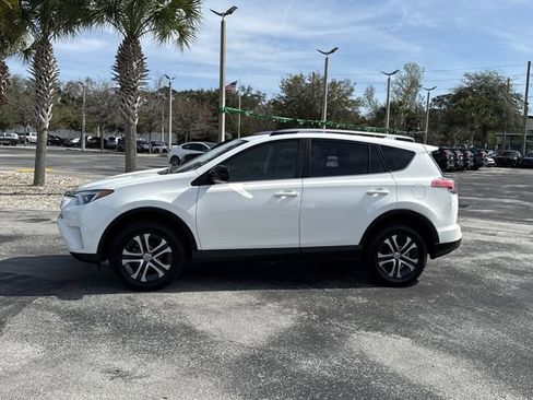 Used 2017 Toyota RAV4 LE image 11