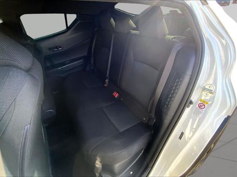 Used 2019 Toyota C-HR XLE FWD image 21
