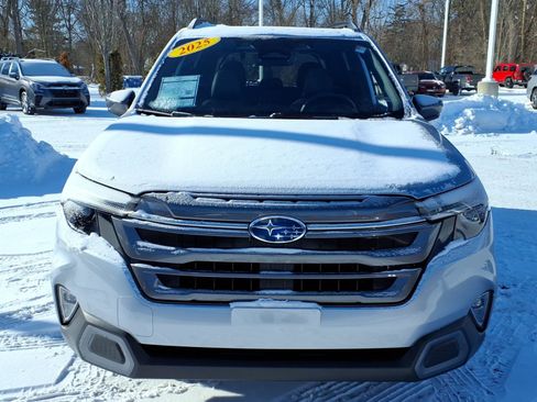 Used 2025 Subaru Forester Limited w/ Popular Package #2 image 2