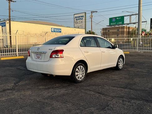 Used 2009 Toyota Yaris S FWD image 3