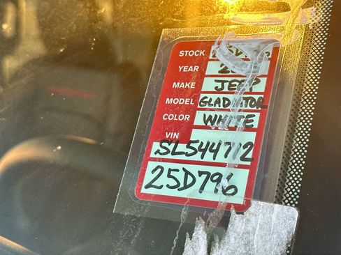 New 2025 Jeep Gladiator Rubicon w/ Convenience Group image 26