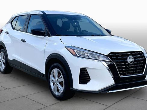 Used 2024 Nissan Kicks S FWD image 3