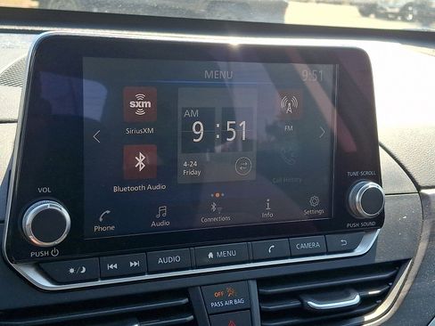 Used 2024 Nissan Altima 2.5 SV FWD image 15