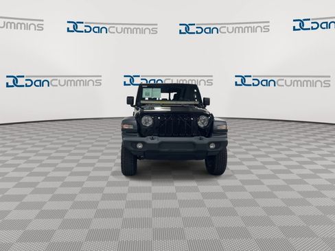 Used 2020 Jeep Gladiator Sport w/ Quick Order Package 24S AWD/4WD image 3