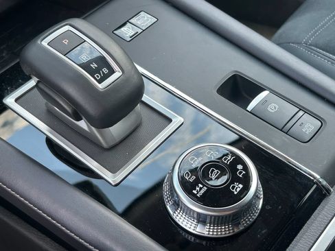 Used 2025 Mitsubishi Outlander 4WD Plug-In Hybrid image 20