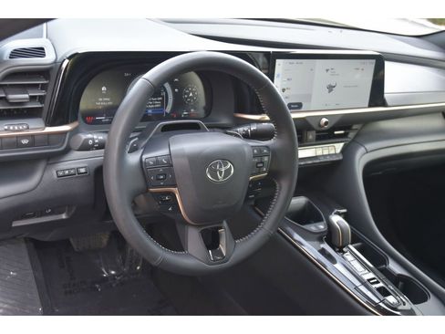 Used 2024 Toyota Crown Platinum image 11