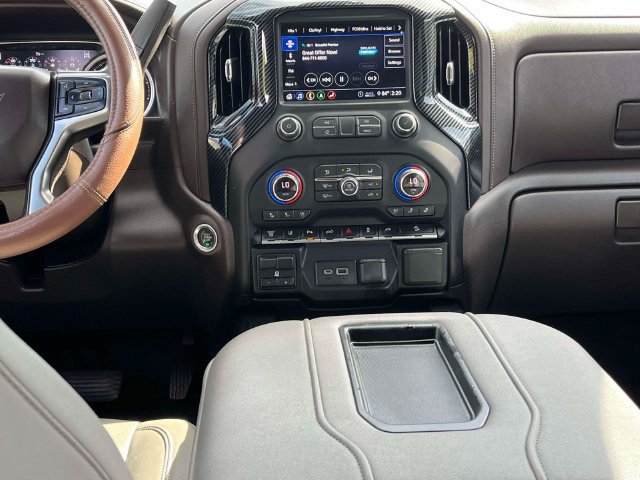 Used 2020 Chevrolet Silverado 2500 LTZ w/ LTZ Premium Package AWD/4WD image 15