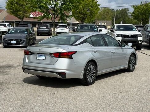 Certified 2025 Nissan Altima 2.5 SV FWD image 8