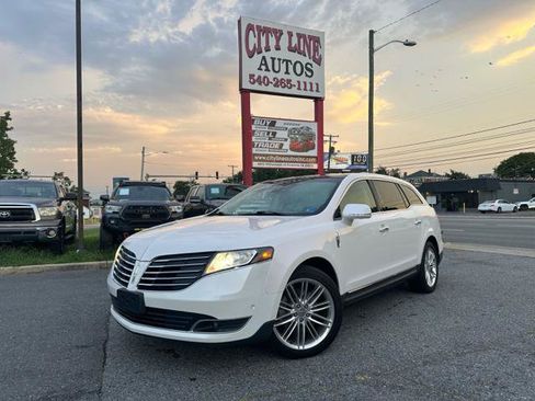 Used 2018 Lincoln MKT AWD w/ Technology Package image 2