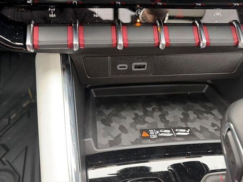 Used 2025 GMC Canyon AT4 w/ AT4X AEV Edition image 23