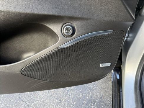 Used 2022 Buick Enclave Premium image 18